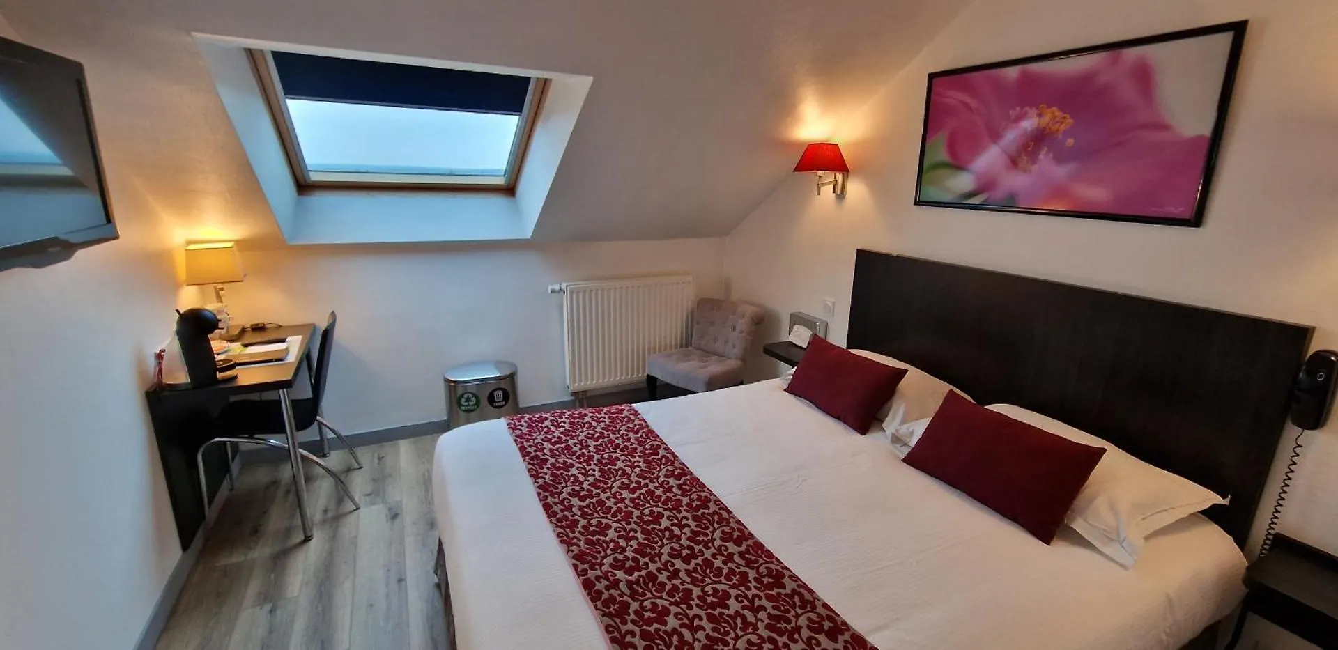 Hotel Le Bellevue Guer 3*,