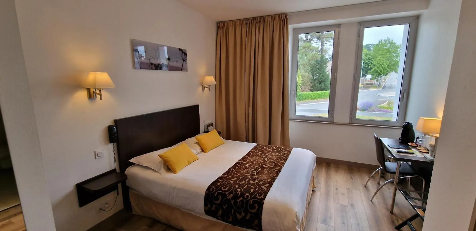 Hotel Le Bellevue Guer 3*,