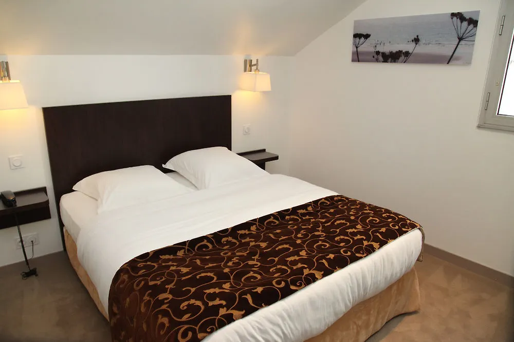 Hotel Le Bellevue Guer 3*,